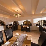 Hotel Buergerhof 3*