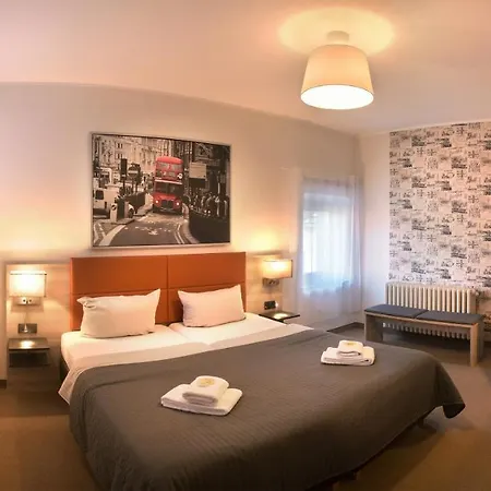 Buergerhof Hotell 3*