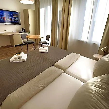 Buergerhof فندق 3*