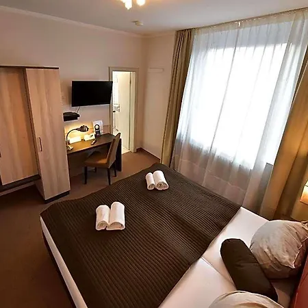Buergerhof فندق 3*
