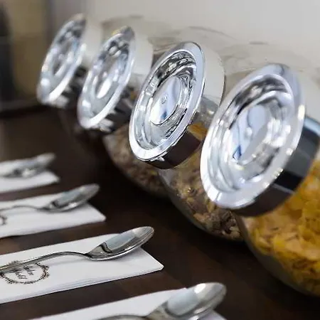 Buergerhof Hotell 3*