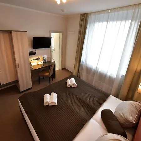 Hotell Buergerhof 3*